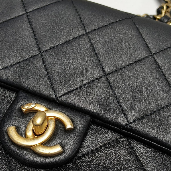IN THE LOOP Quilted Lambskin Black