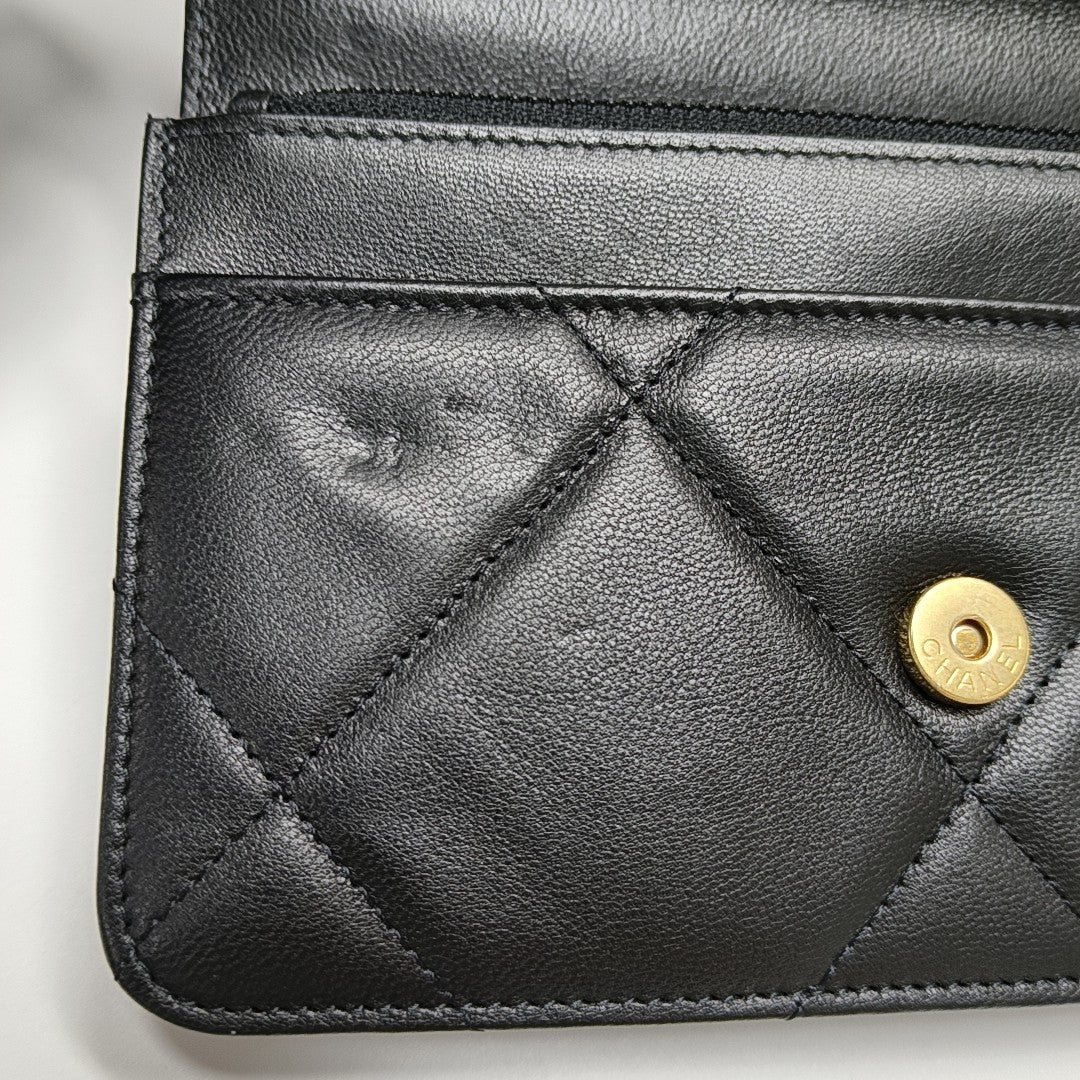 CHANEL 19 WOC Quilted Lambskin Black