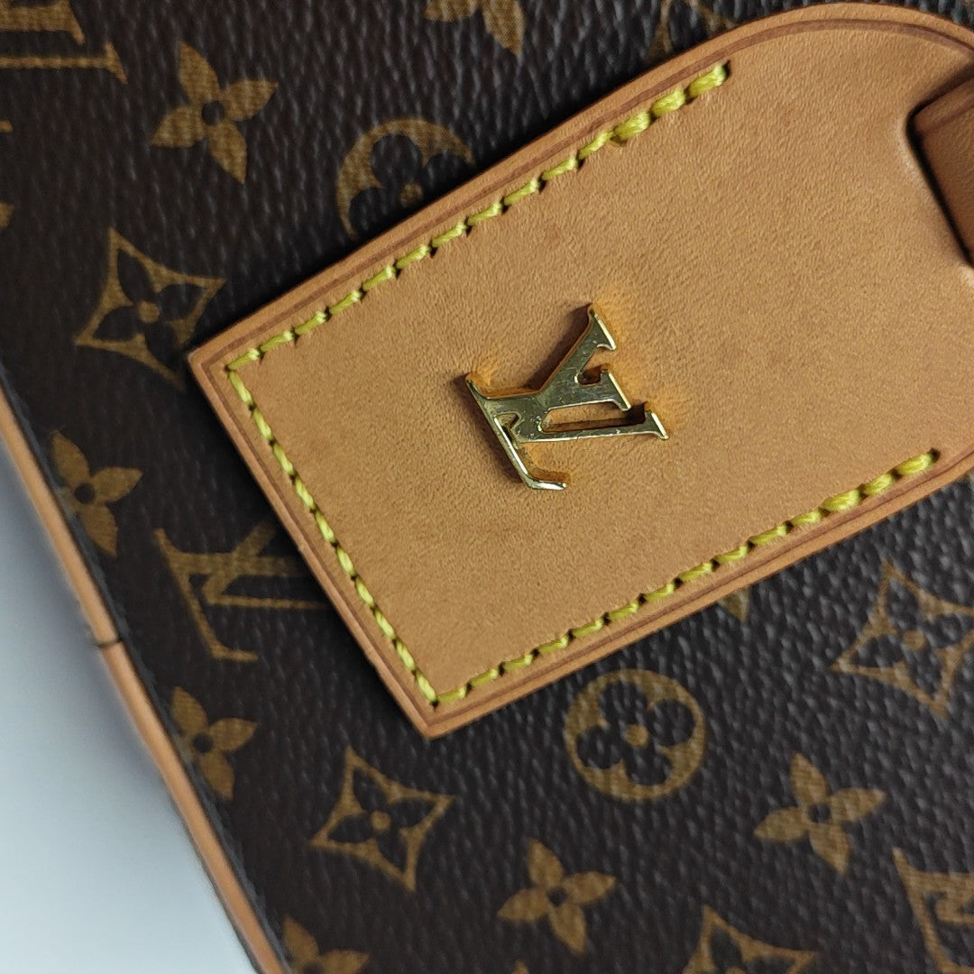 BOITE CHAPEAU PM Monogram Coated Canvas Brown