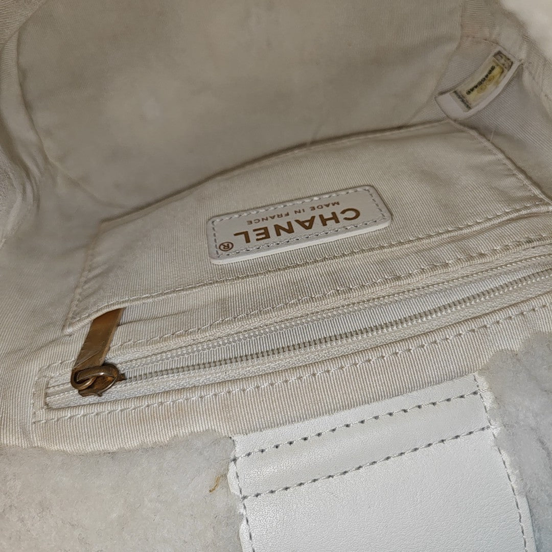 Quilted Sheepskin Bucket Bag White