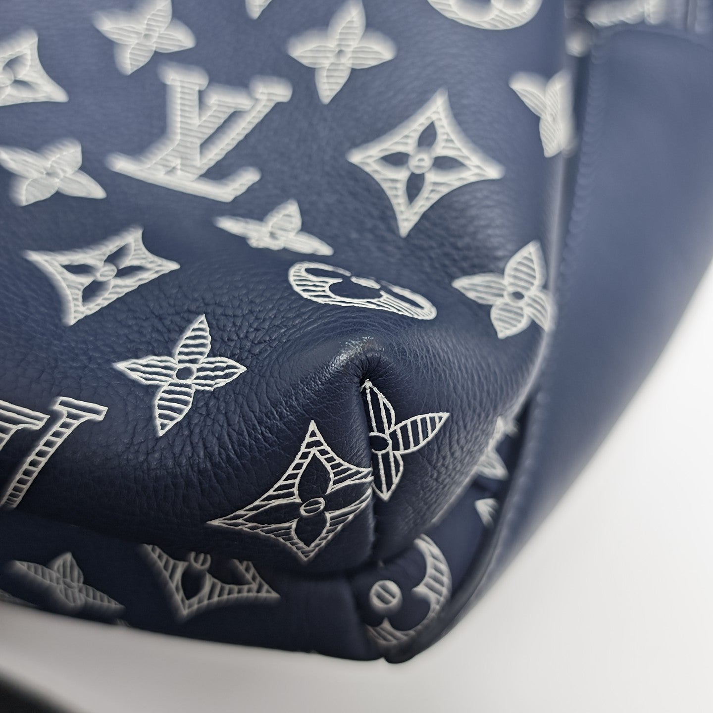 DISCOVERY Monogram Calfskin Blue