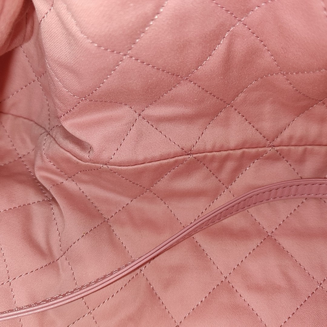 CHANEL 22 Small Quilted Calfskin Pink