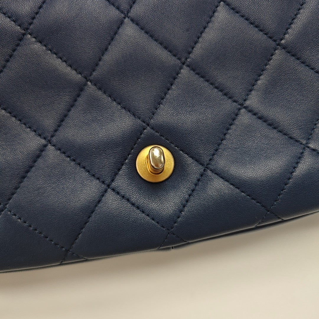 IN THE LOOP Quilted Lambskin Blue