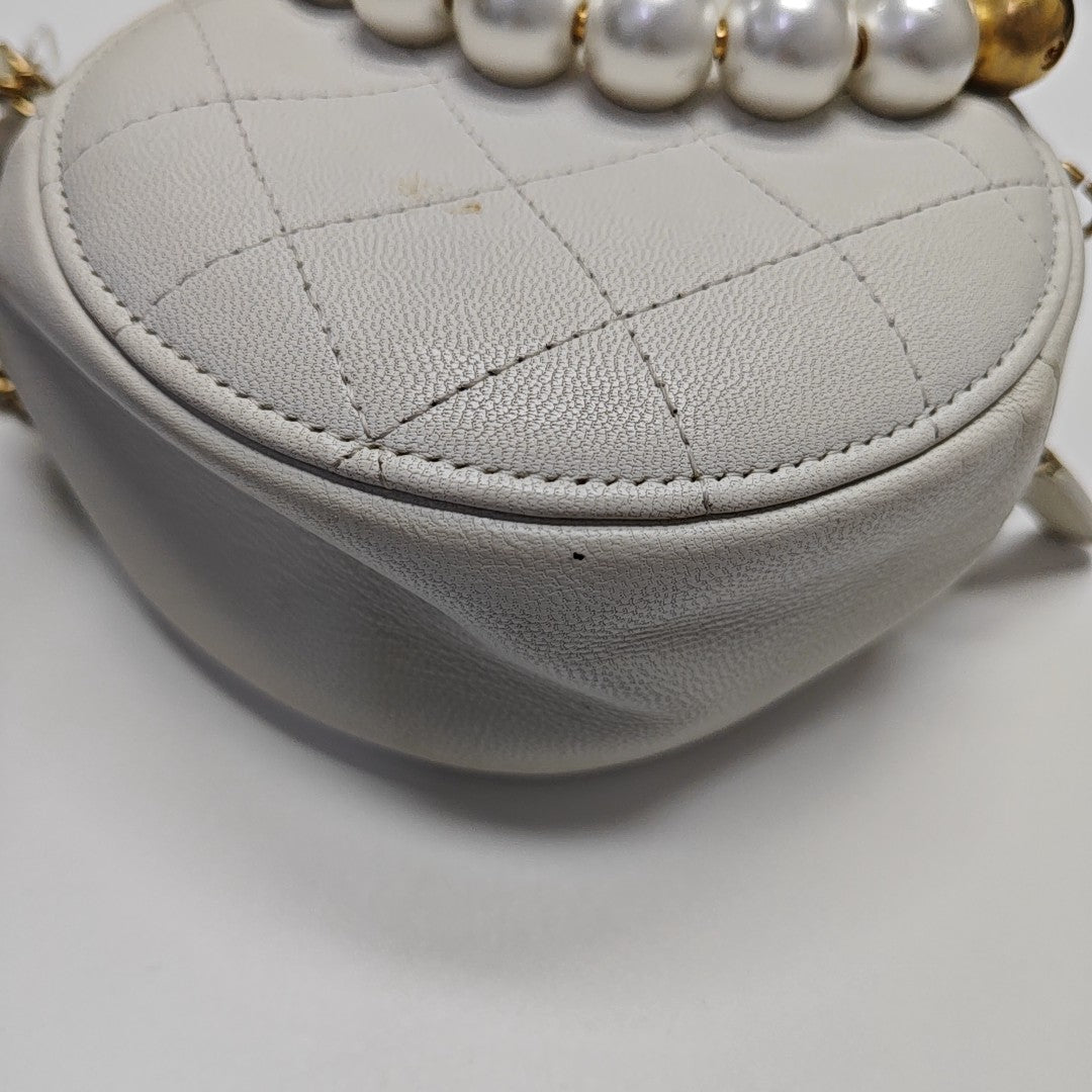ROUND Quilted Lambskin White