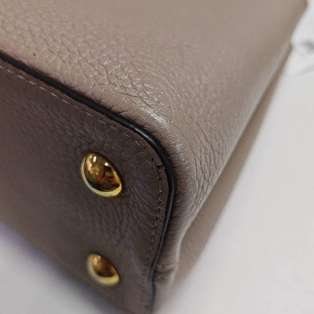 CAPUCINES MM Calfskin Gray