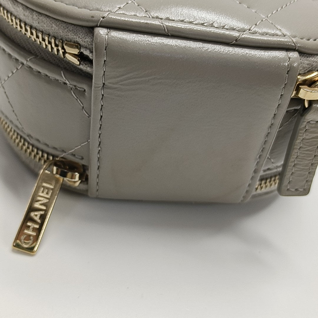 ROUND Quilted Lambskin Gray