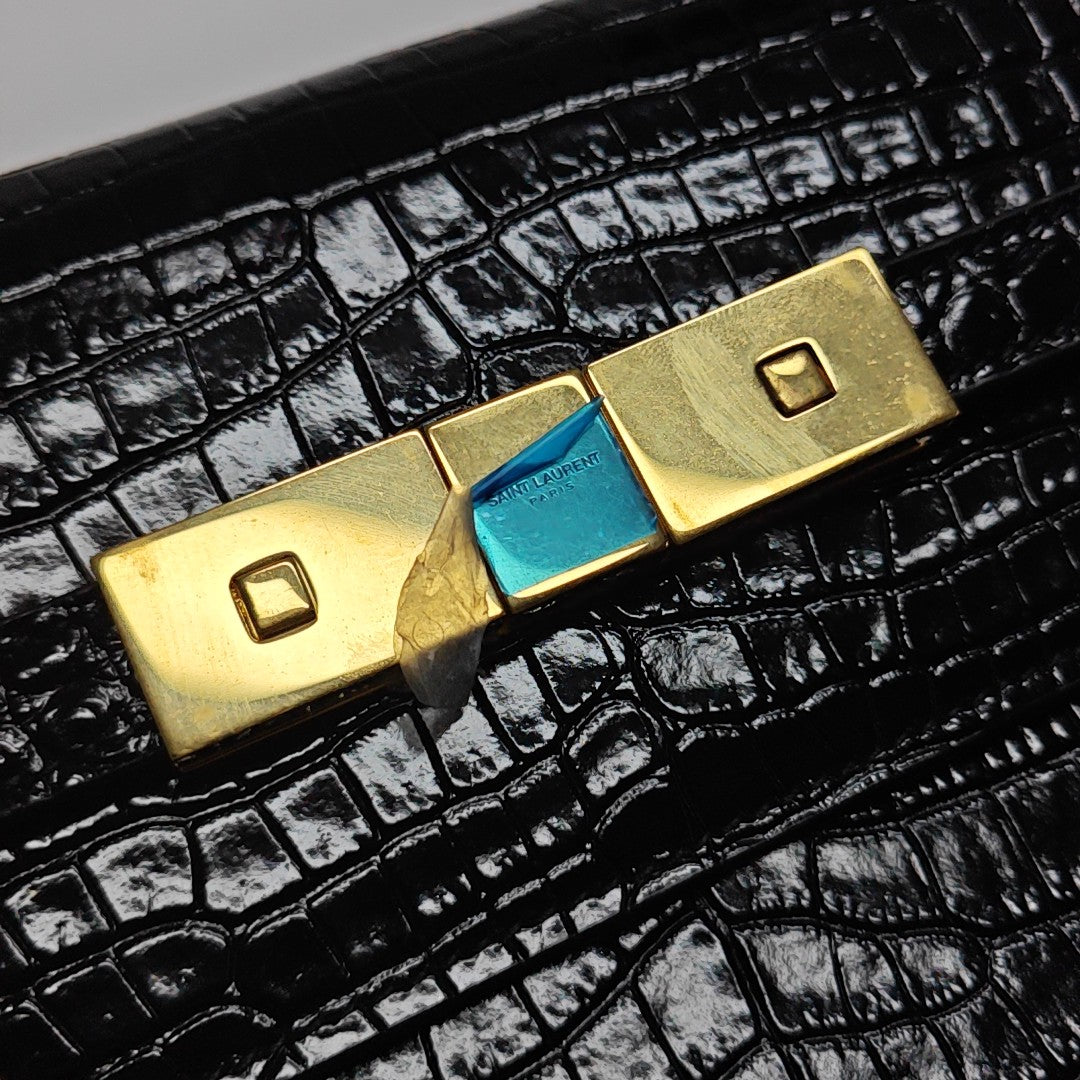 MANHATTAN Small Calfskin Black