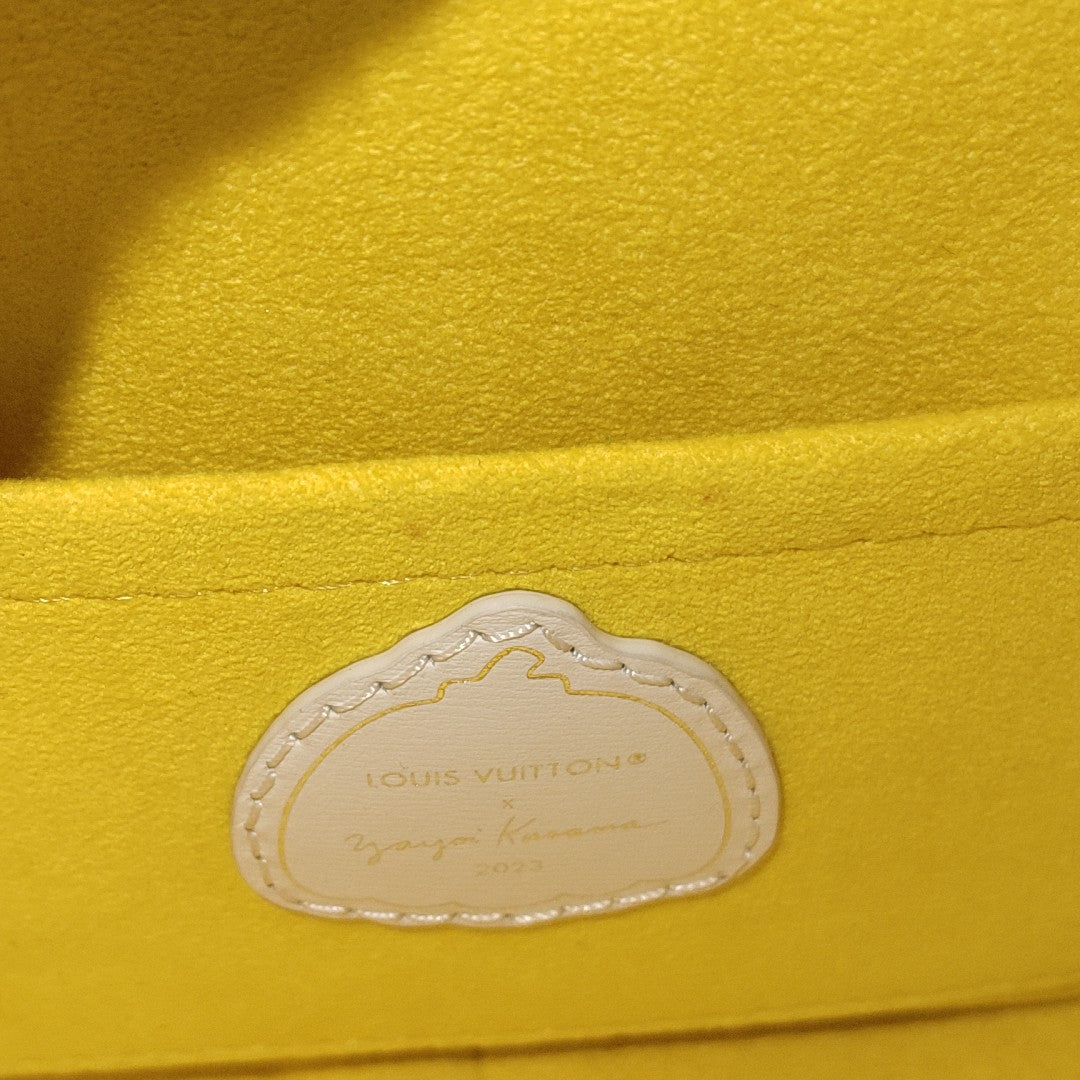 SQUARE Calfskin White