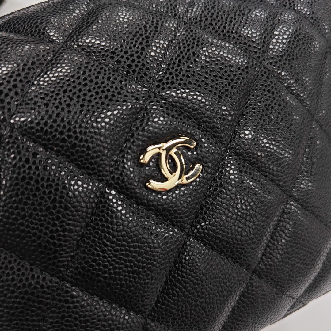 HOBO Quilted Grained Calfskin Black