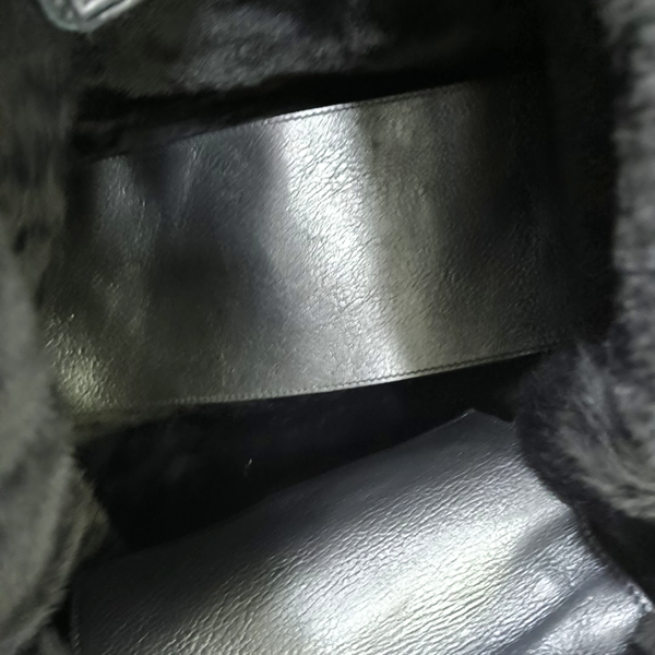Authenticated pre-owned  Classic City Calfskin Black - Tote Bag at Looply