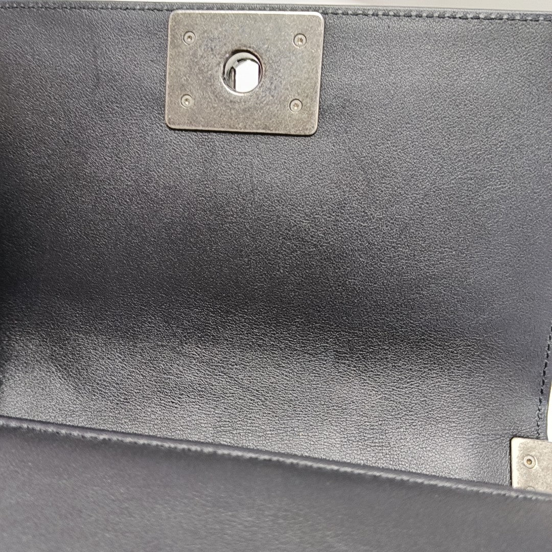 BOY CHANEL Small Quilted Calfskin Black
