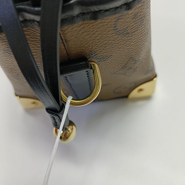 NOÉ PURSE LV CHARMS Monogram Coated Canvas Brown
