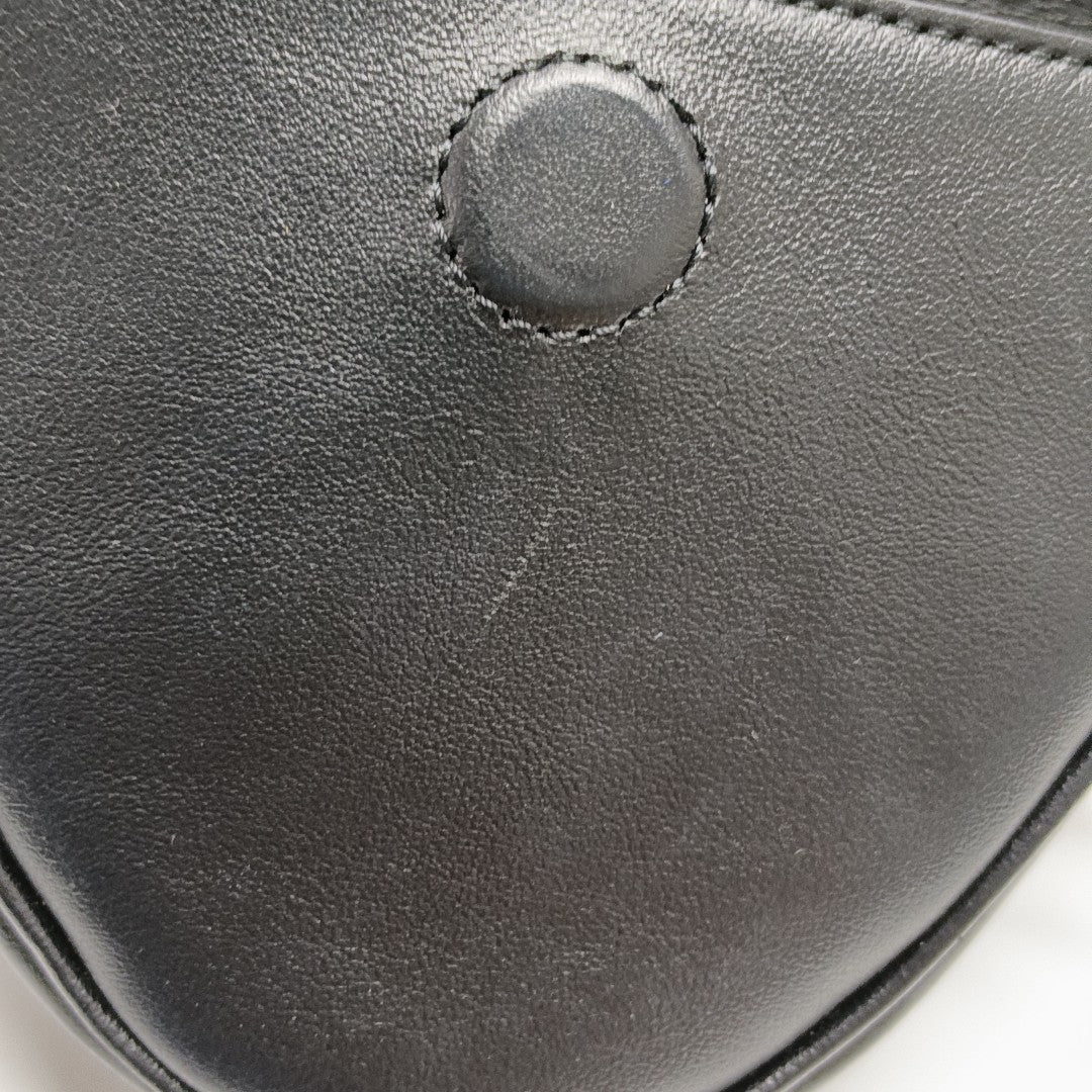 TRIANGLE Calfskin Black
