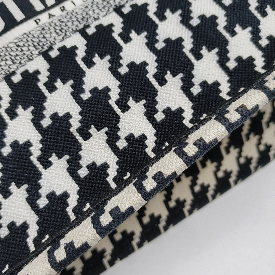 Book Tote Medium Fabric Black