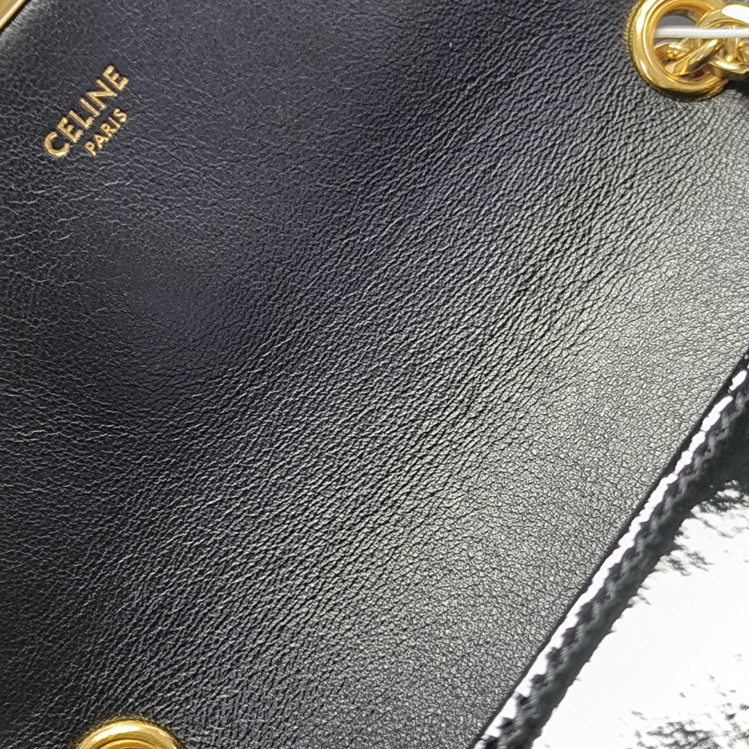 C Medium Patent Leather Black