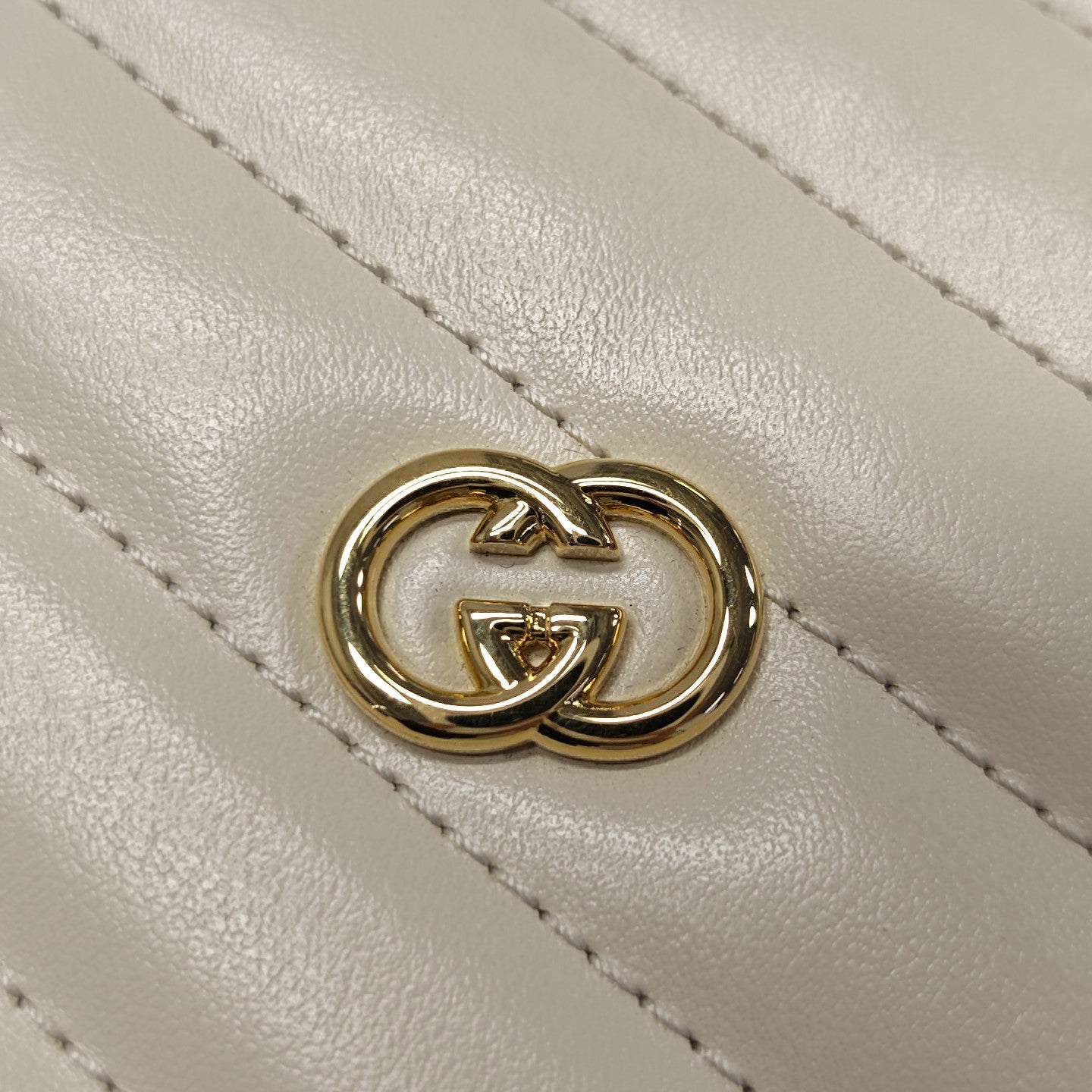 GG Marmont Small Quilted Calfskin White