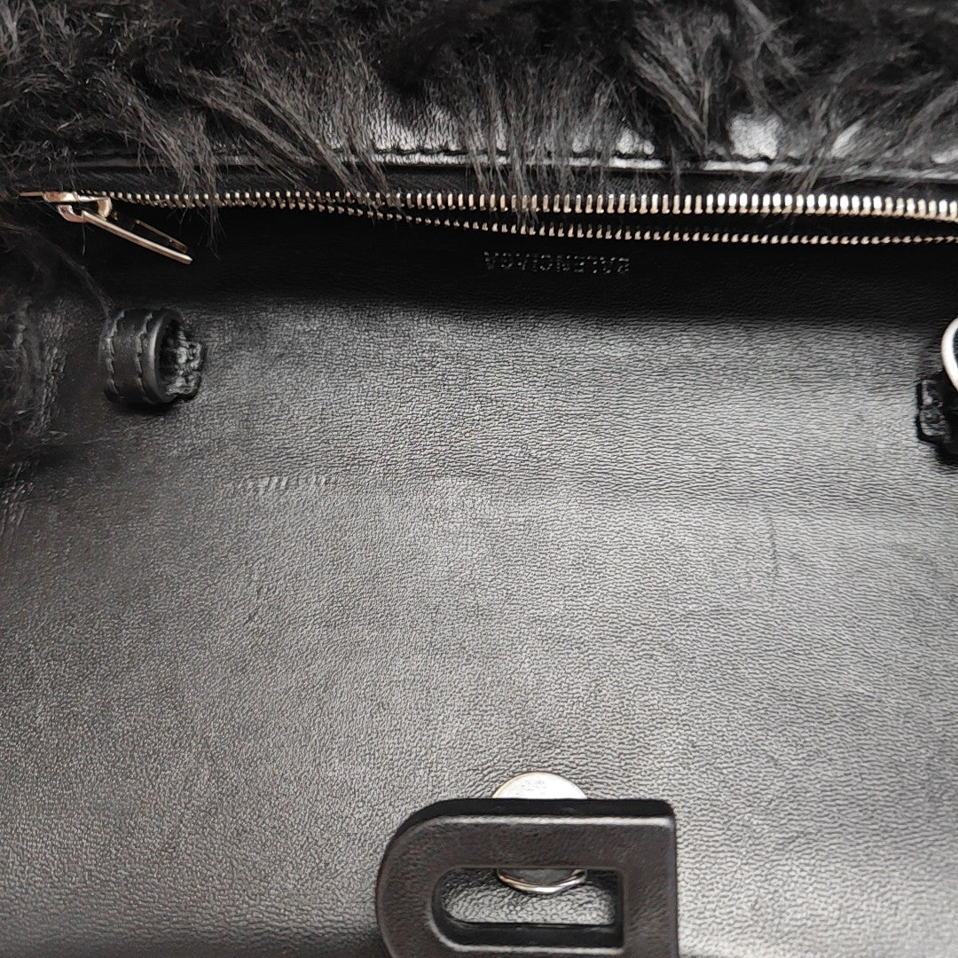 Hourglass Small Fur Black