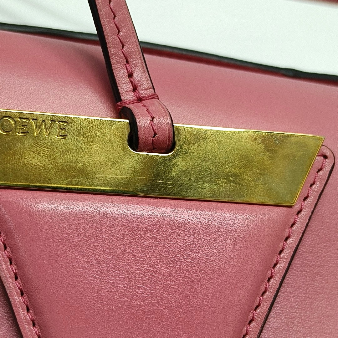 Authenticated pre-owned  Barcelona Calfskin Pink - Shoulder Bag at Looply