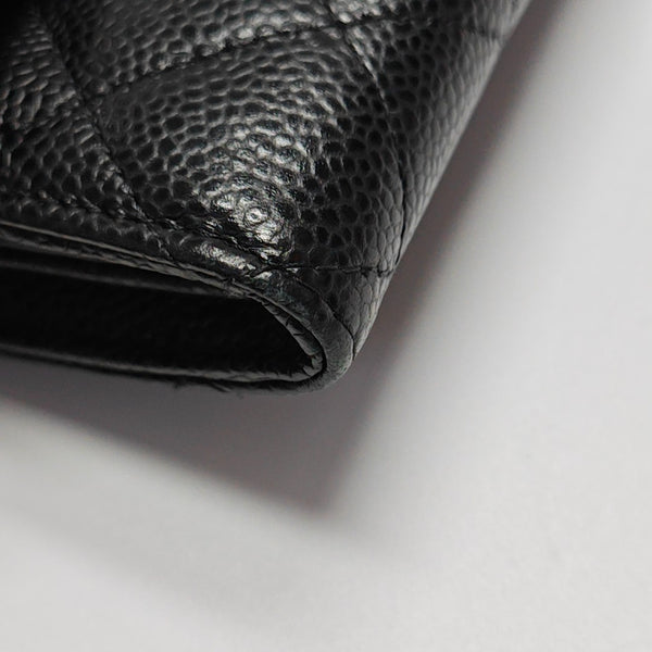 Cartera CLÁSICA CON SOLAPA Mini Acolchada de Piel de Becerro Granulada Negra