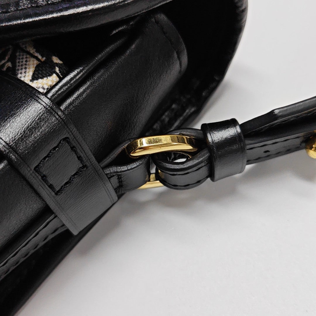 SAUMUR MM Calfskin Black