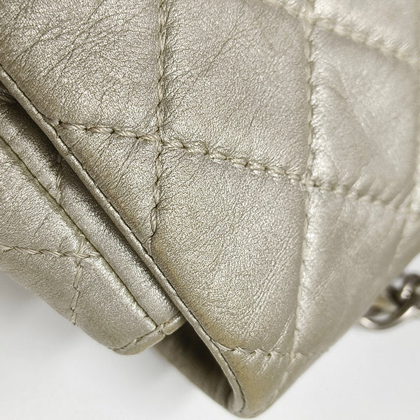 Authenticated pre-owned  CLASSIC FLAP Jumbo Quilted Lambskin Beige - Shoulder Bag at Looply