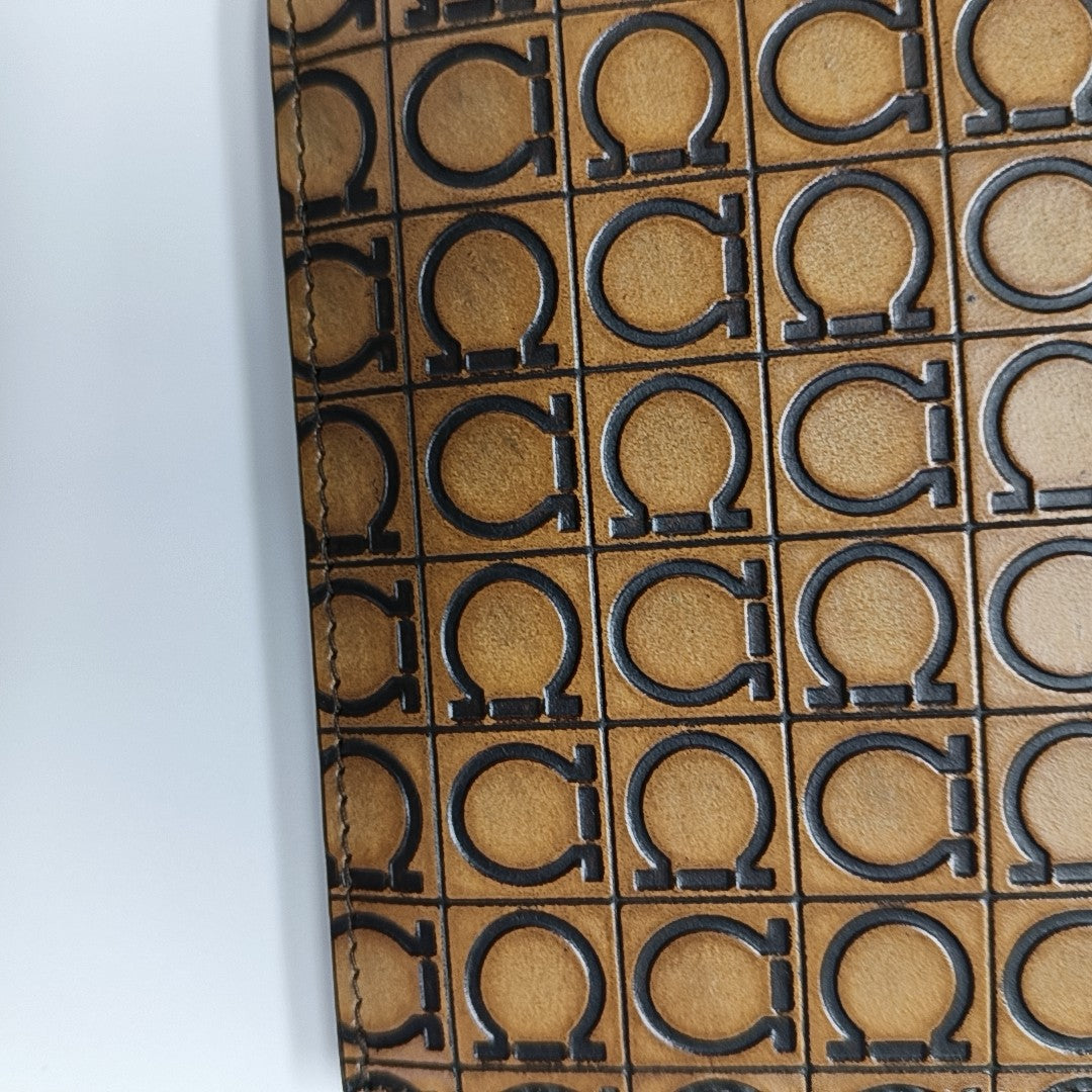 Special Material Wallet Brown