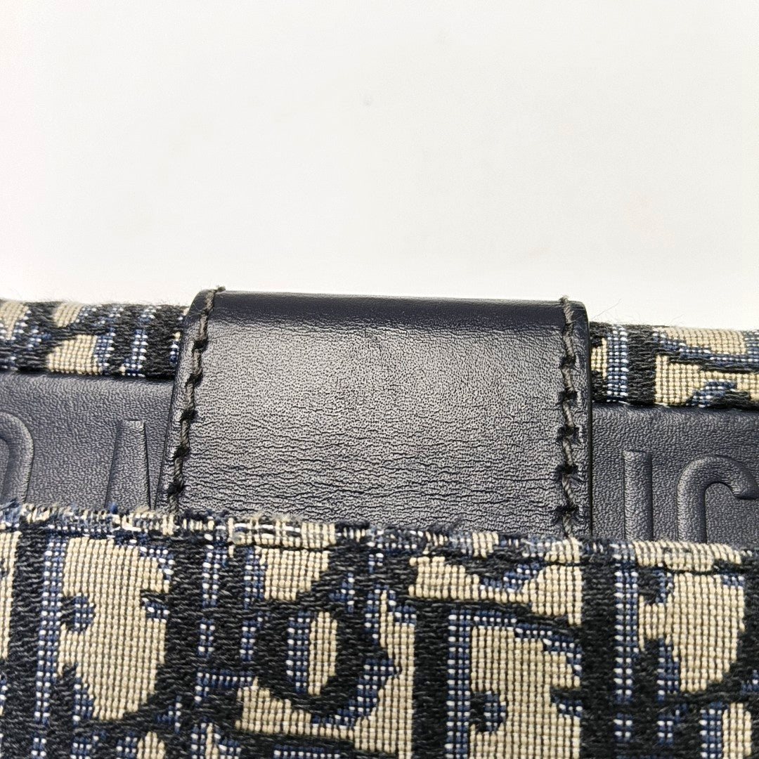Authenticated pre-owned  30 Montaigne Oblique Canvas Blue - Shoulder Bag at Looply