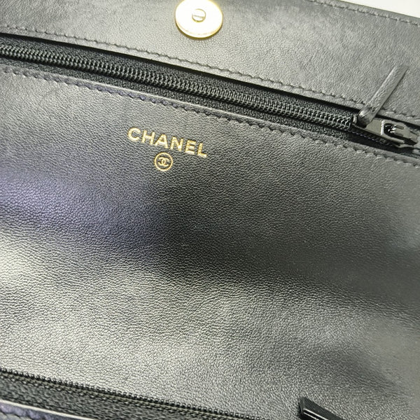 CHANEL 19 WOC Piel de Cordero Acolchada Negra