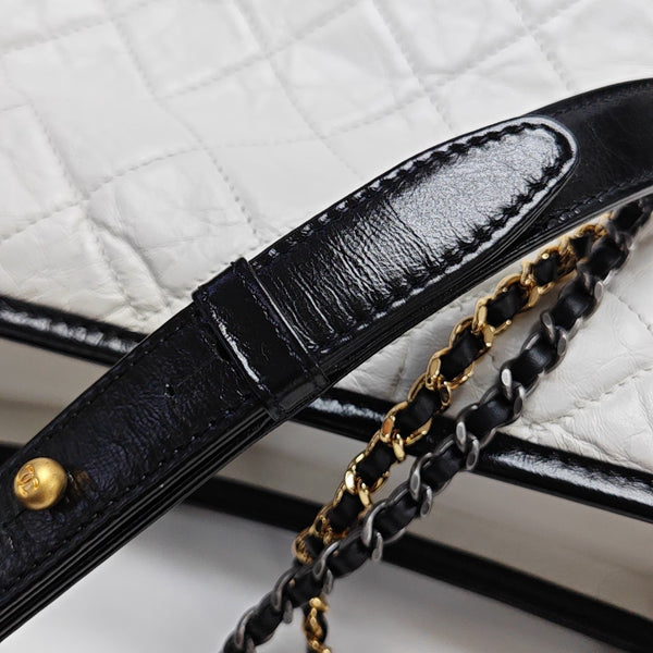 GABRIELLE Medium Quilted Calfskin White