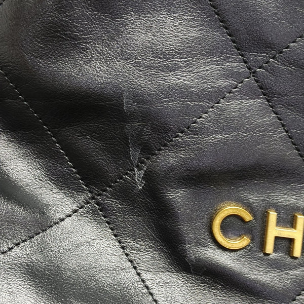 CHANEL 22 Medium Quilted Calfskin Black
