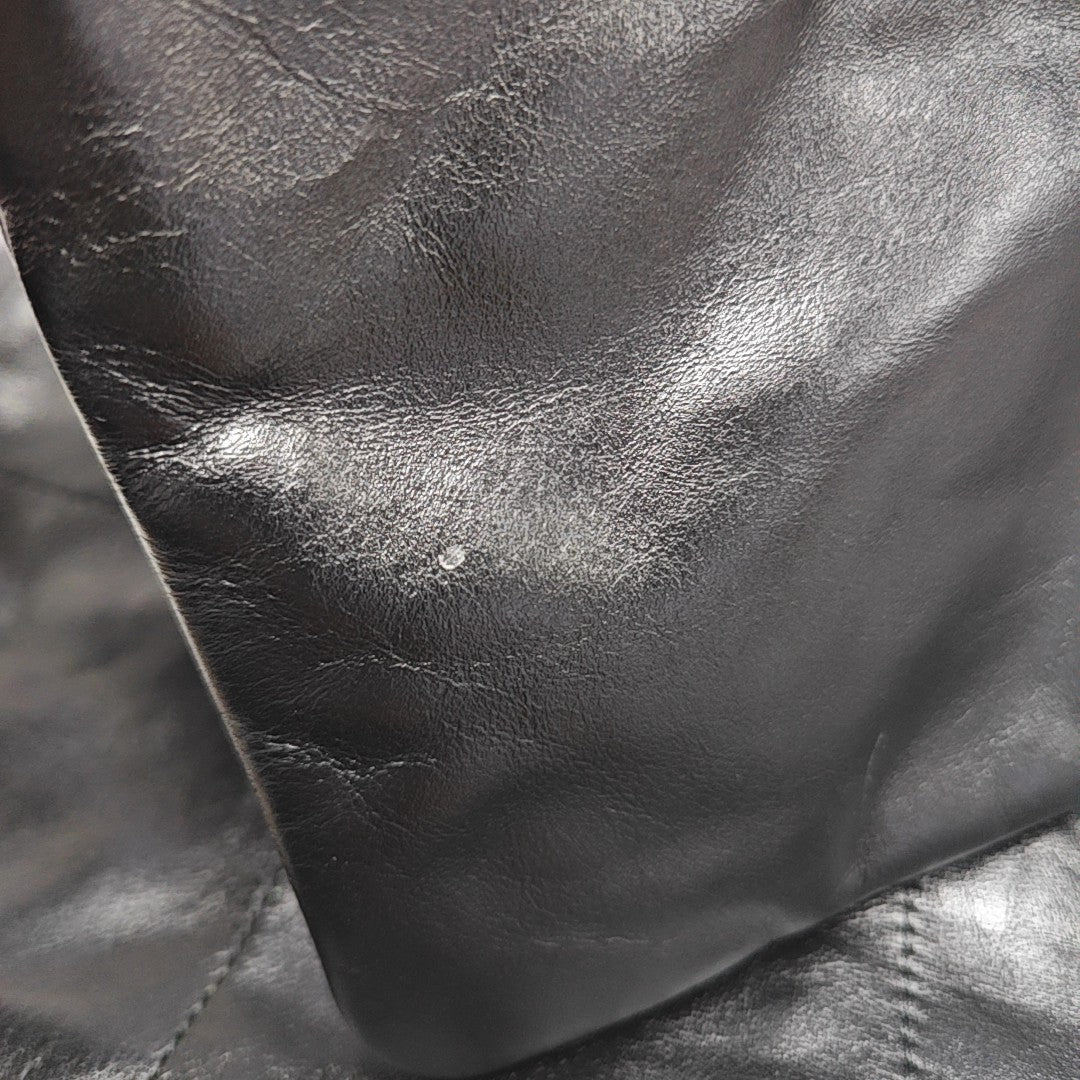 CHANEL 22 Small Quilted Calfskin Black