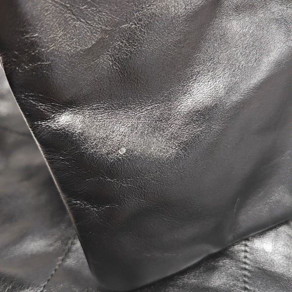 CHANEL 22 Small Quilted Calfskin Black