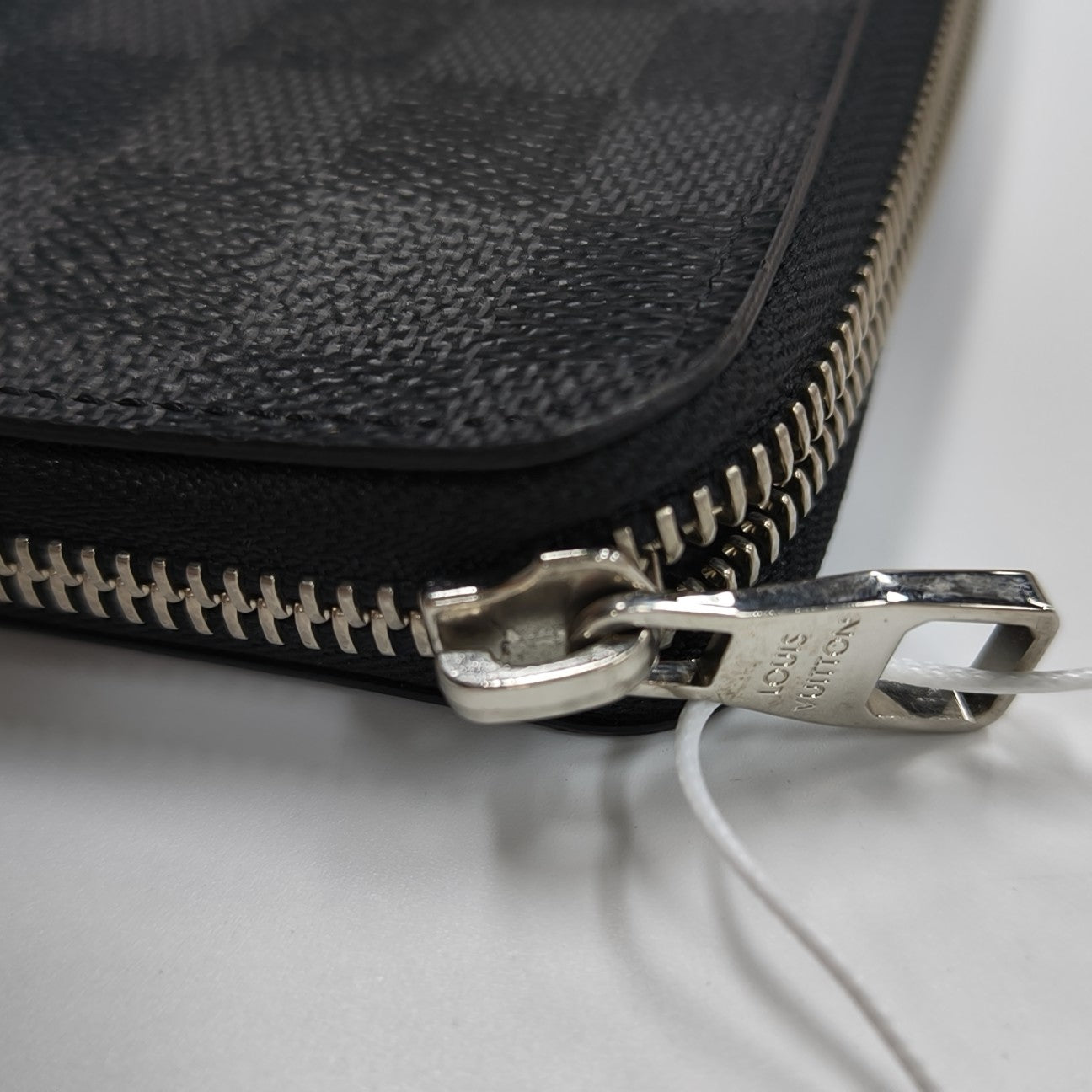 ZIPPY Damier Graphite Coated Canvas Gray