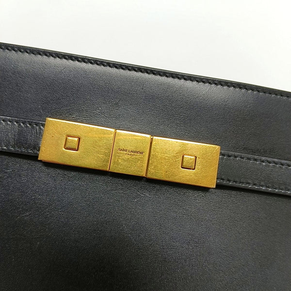 Authenticated pre-owned  MANHATTAN Small Calfskin Black - Shoulder Bag at Looply