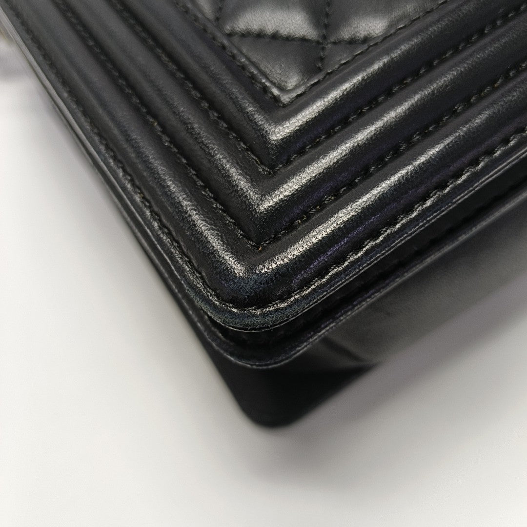 BOY CHANEL Medium Quilted Calfskin Black