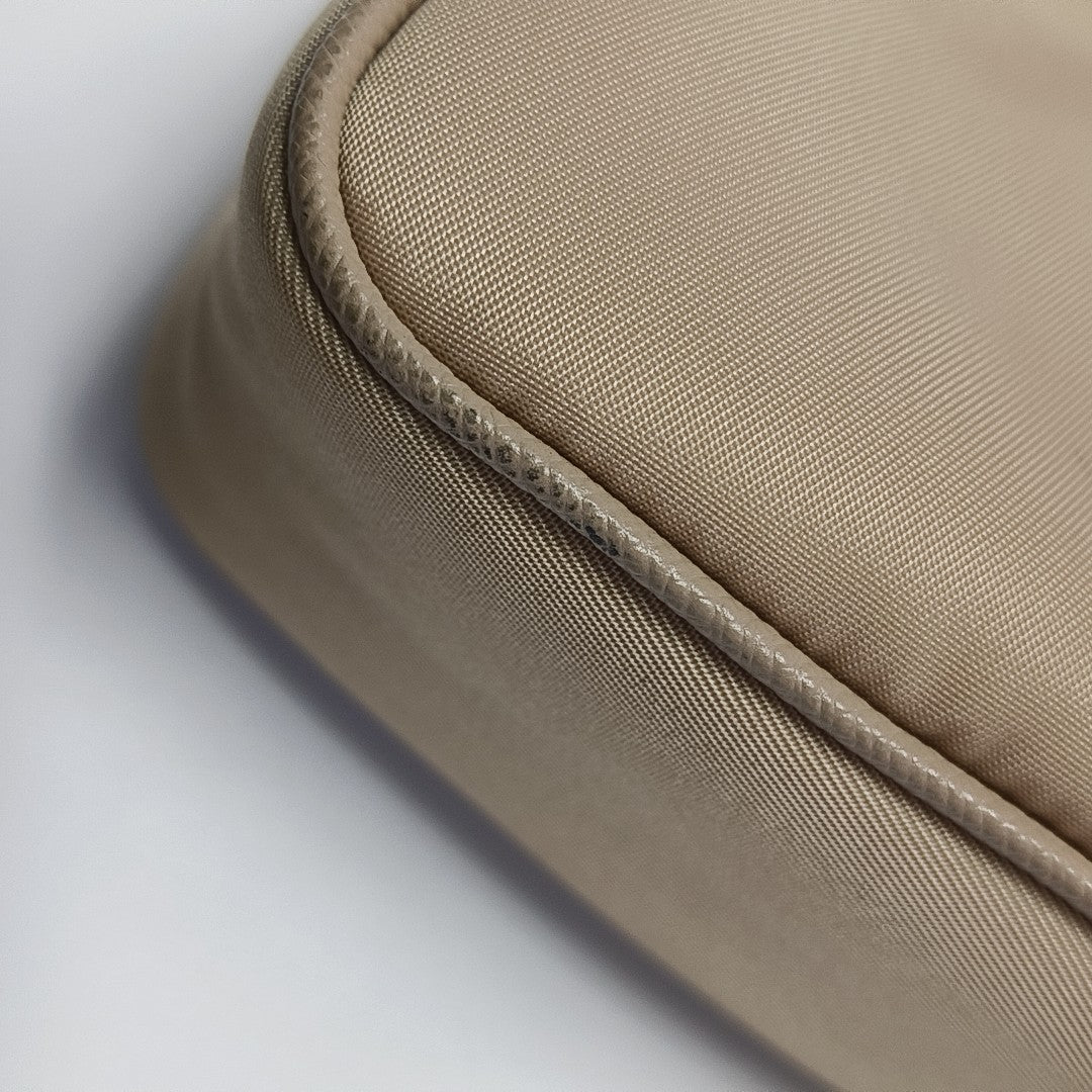 Re-Edition Nylon Beige