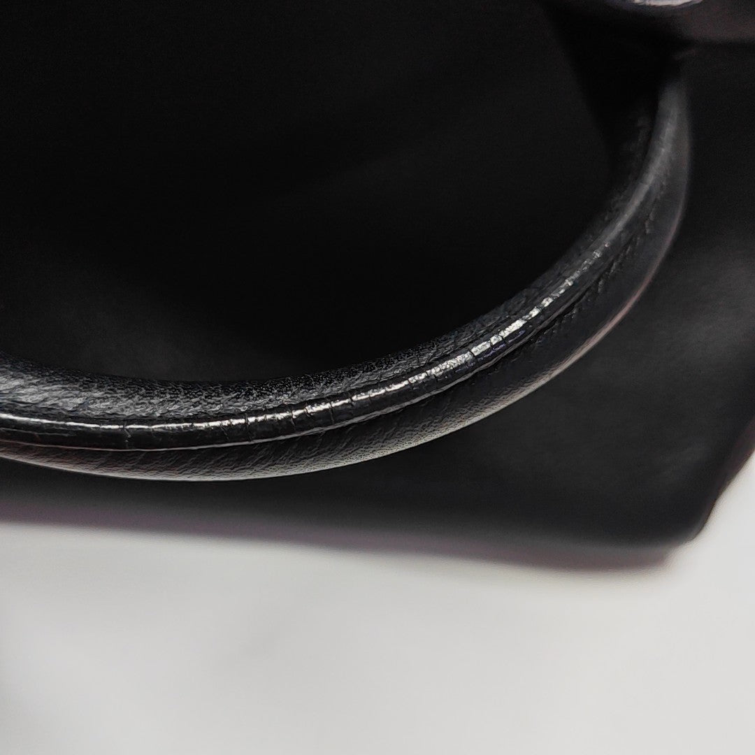 Bar Calfskin Black