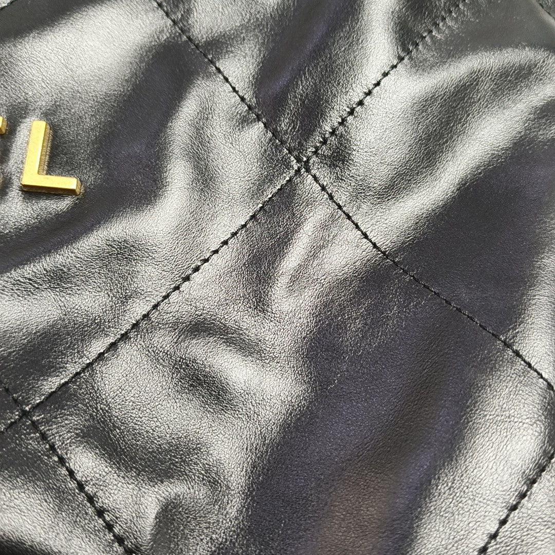 CHANEL 22 Small Quilted Calfskin Black
