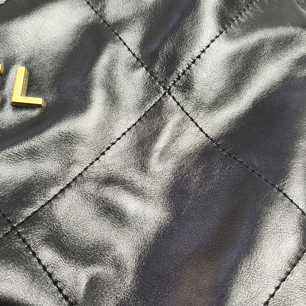 CHANEL 22 Small Quilted Calfskin Black