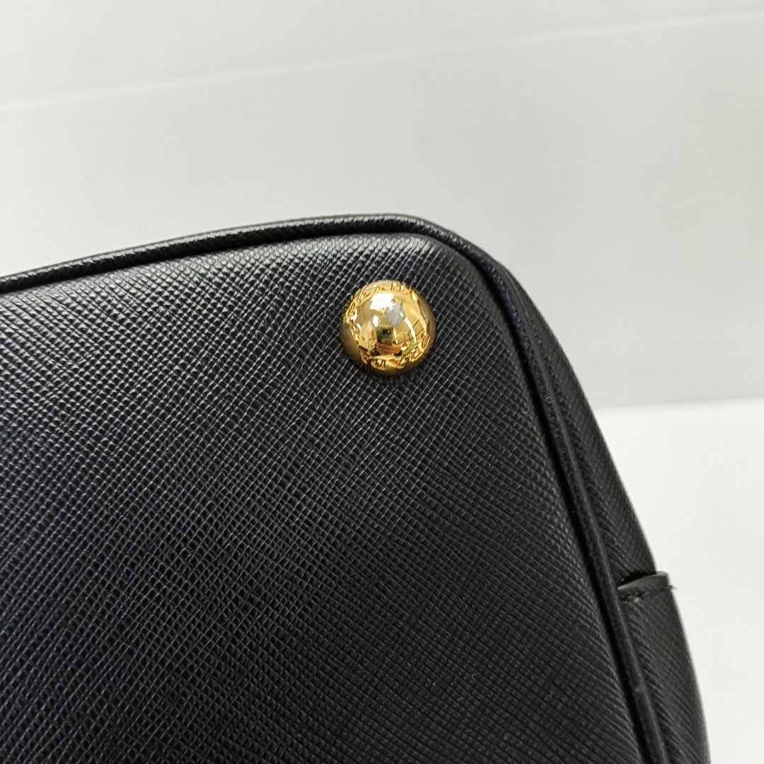 Galleria Large Saffiano Calfskin Black