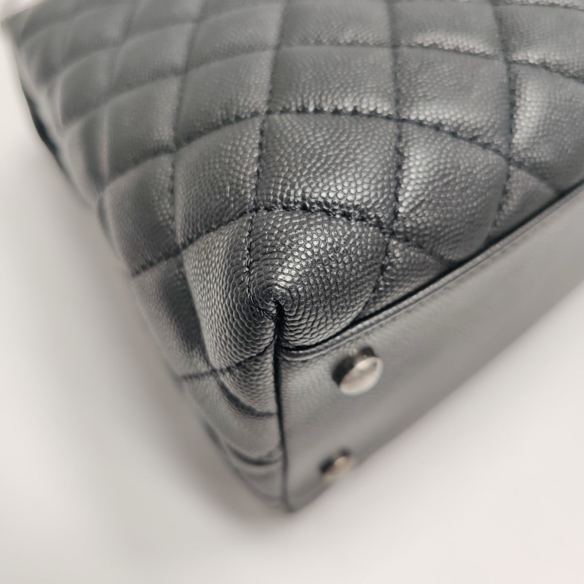 COCO HANDLE Large Quilted Grained Calfskin Black
