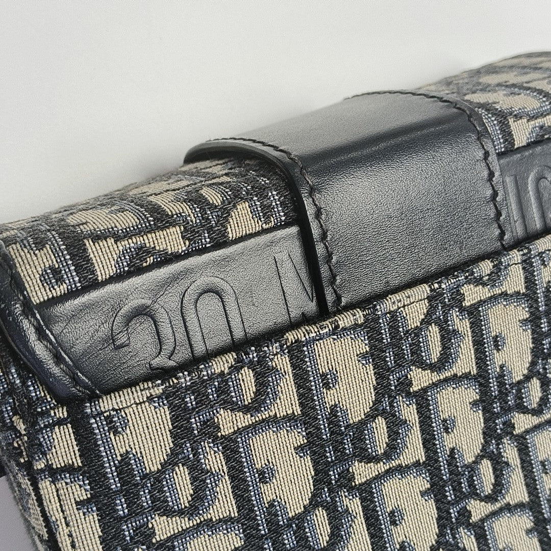 30 Montaigne Oblique Canvas Blue