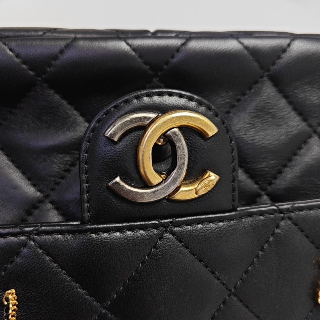 CLASSIC FLAP Mini Quilted Lambskin Black