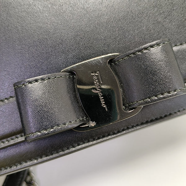 Vara Medium Calfskin Black