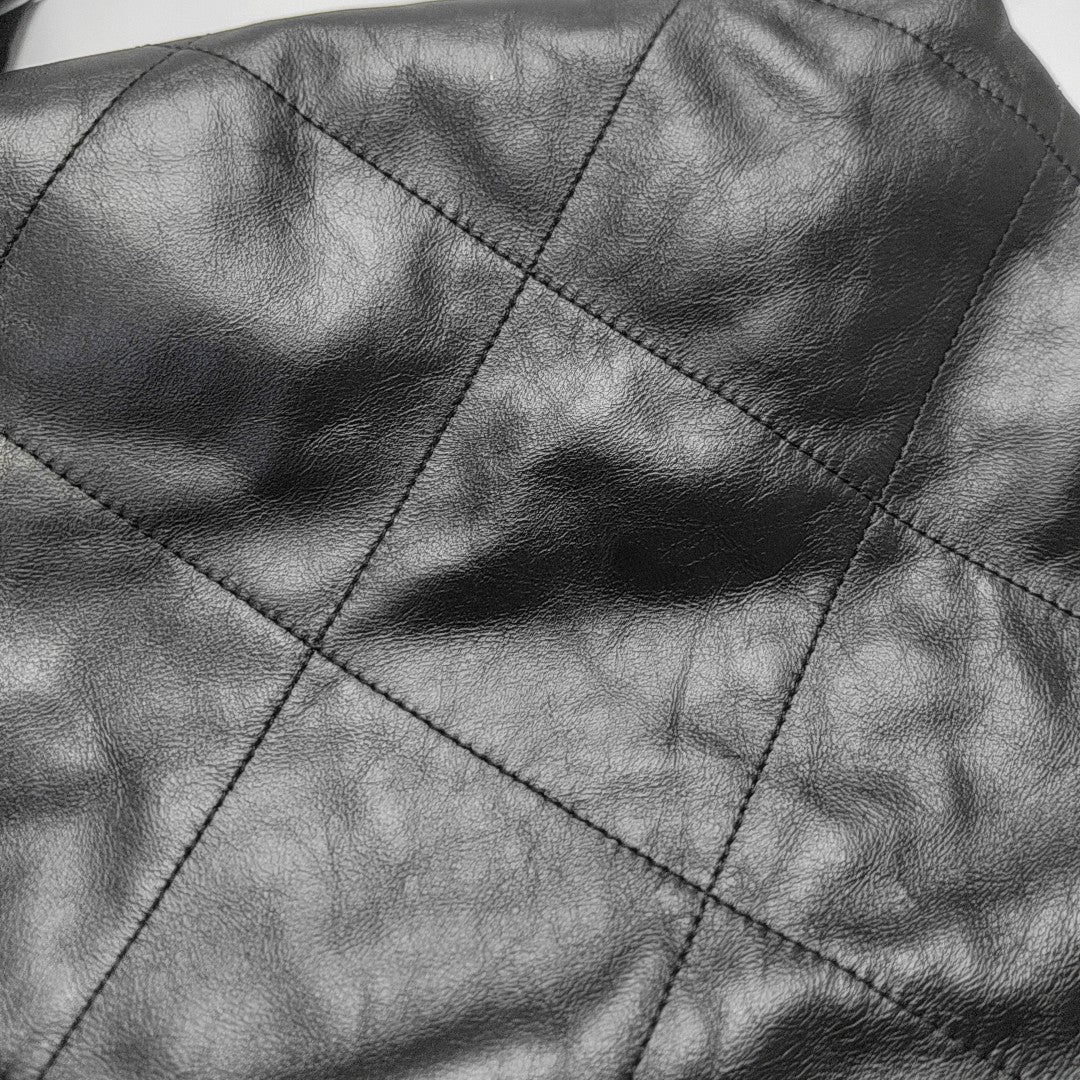CHANEL 22 Small Quilted Calfskin Black