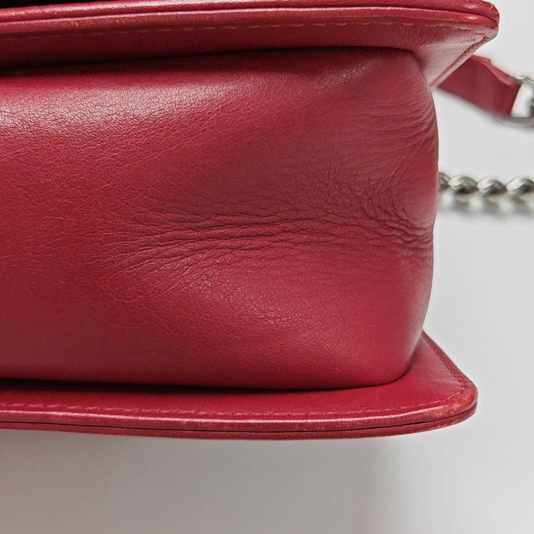 BOY CHANEL Medium Chevron Calfskin Red