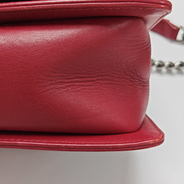 BOY CHANEL Medium Chevron Calfskin Red