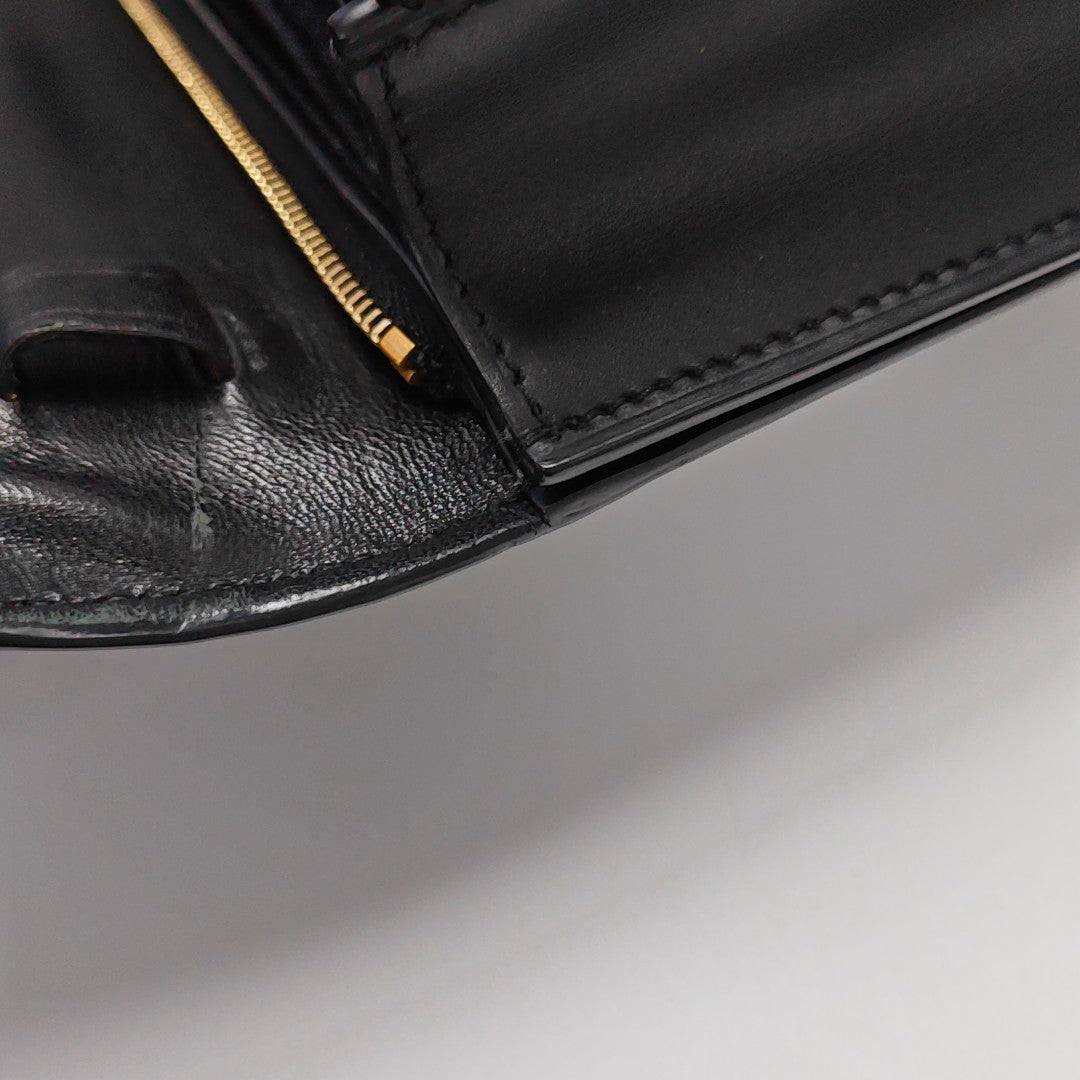 CLASSIC BOX Medium Calfskin Black