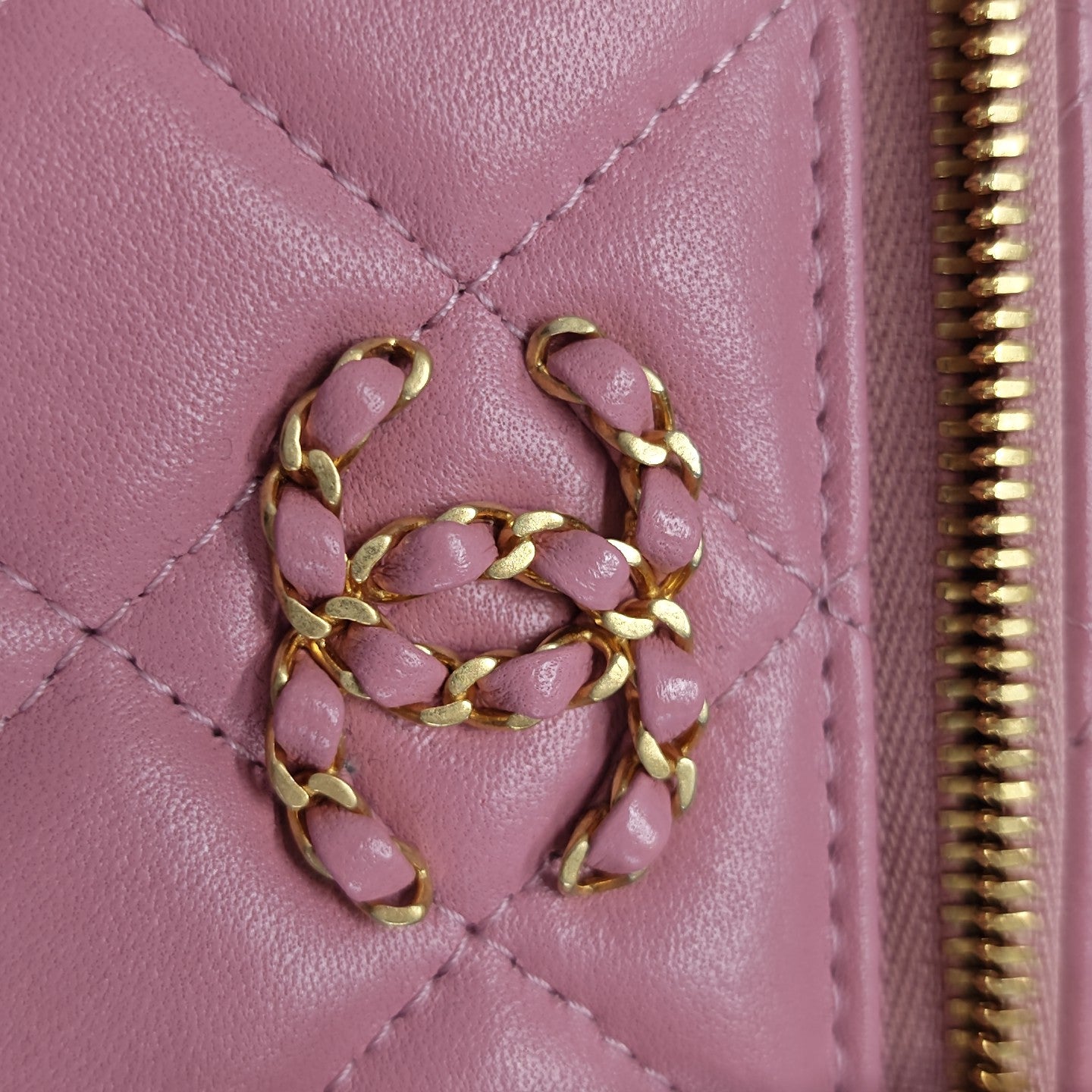 Quilted Lambskin Shoulder Bag Pink