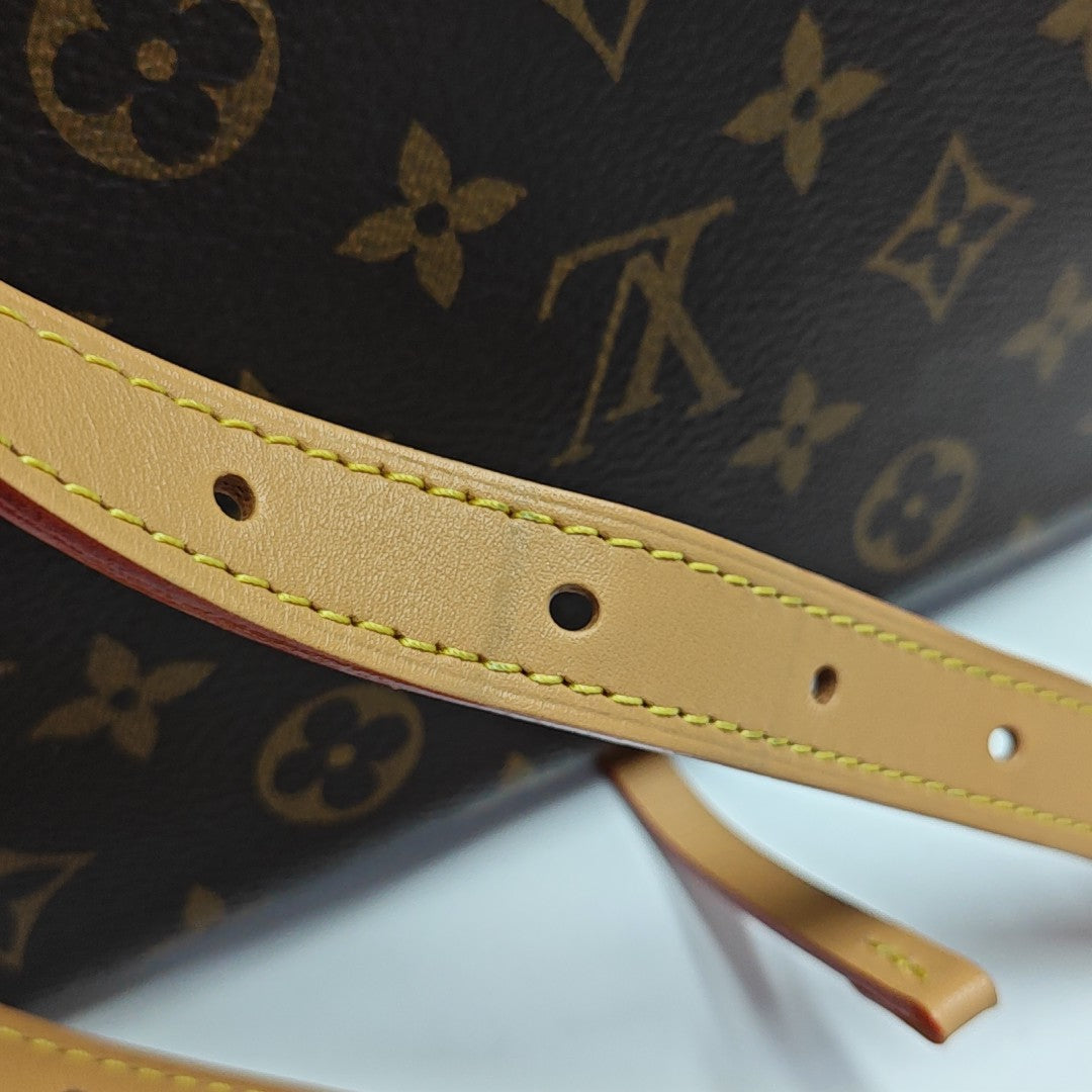 CARRYALL PM Monogram Coated Canvas Brown